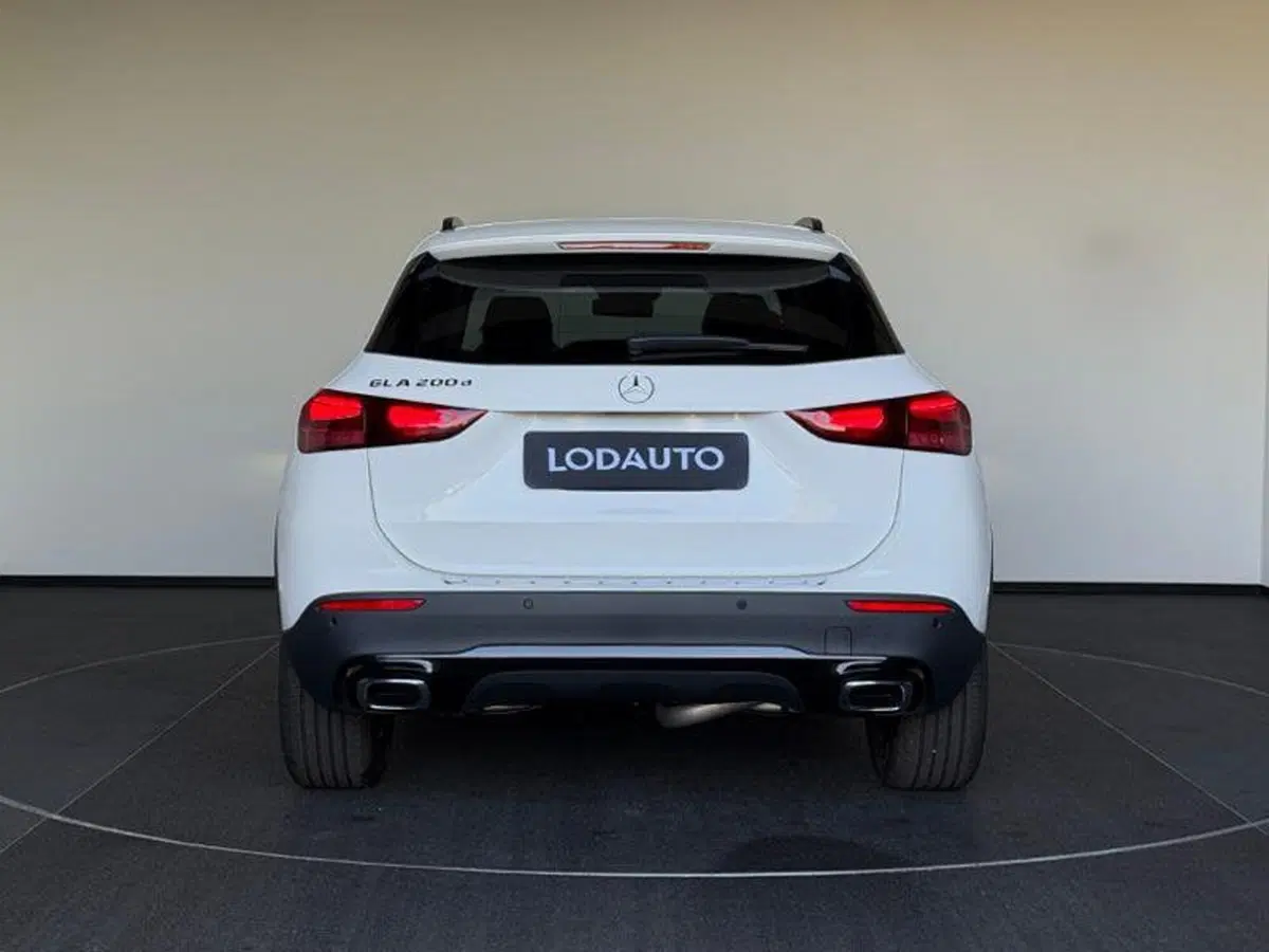 Mercedes-Benz GLA SUV nuova a Bergamo (7)