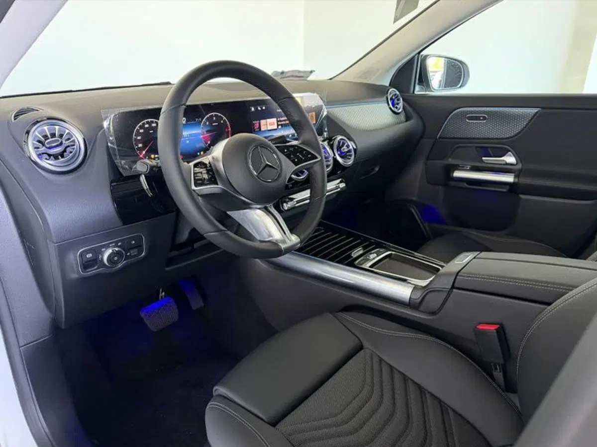 Mercedes-Benz GLA SUV nuova a Bergamo (8)