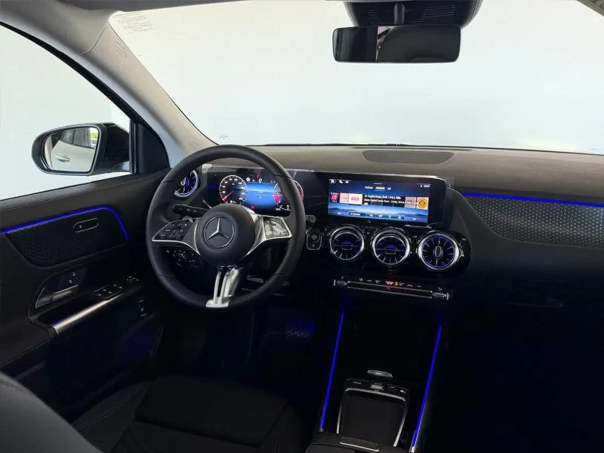 Mercedes-Benz GLA SUV nuova a Bergamo (11)