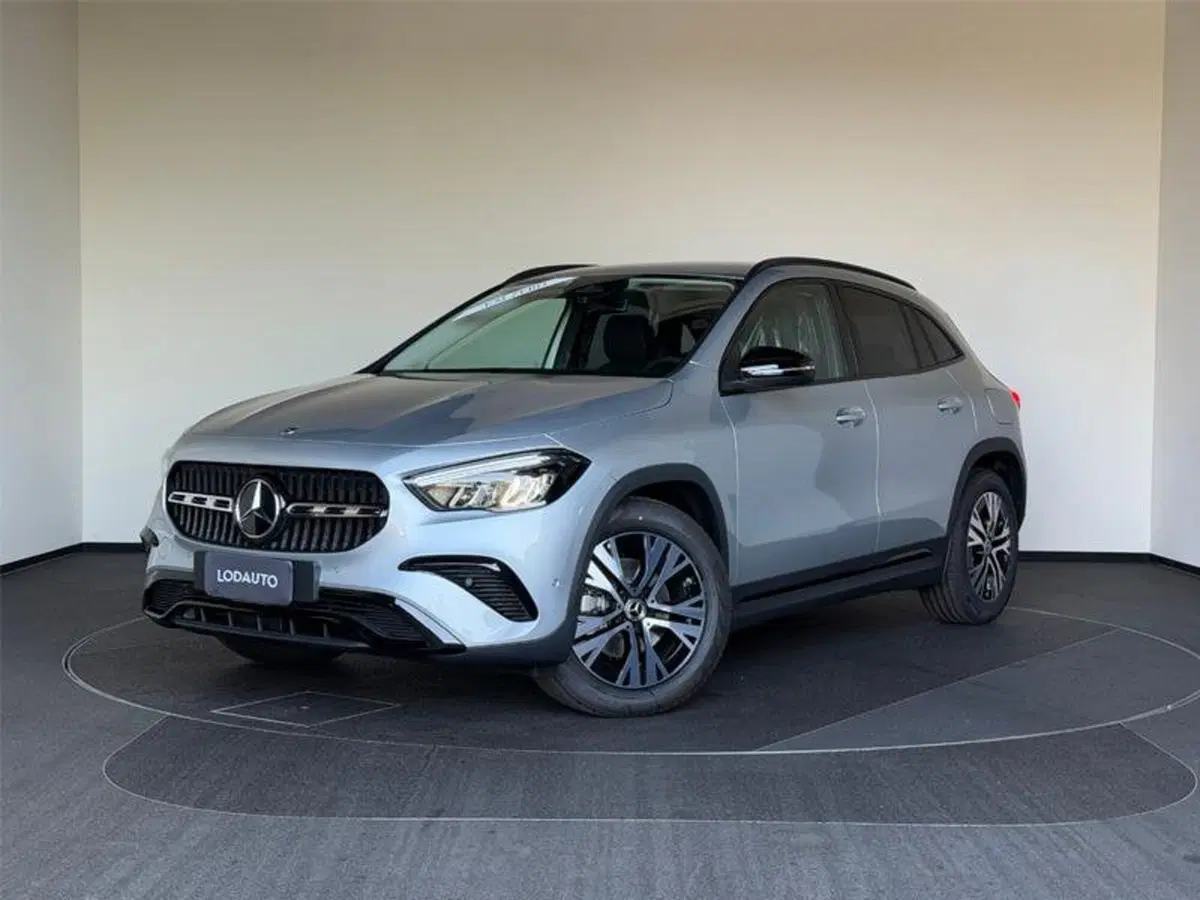 Mercedes-Benz GLA SUV nuova a Bergamo (2)