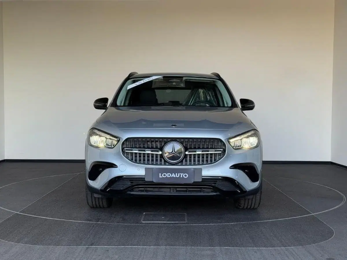 Mercedes-Benz GLA SUV nuova a Bergamo (3)