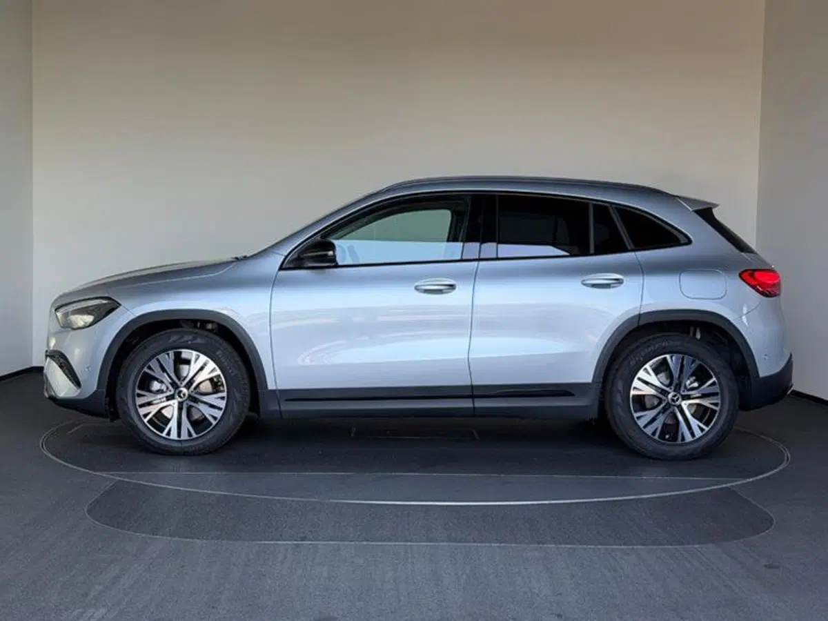 Mercedes-Benz GLA SUV nuova a Bergamo (4)