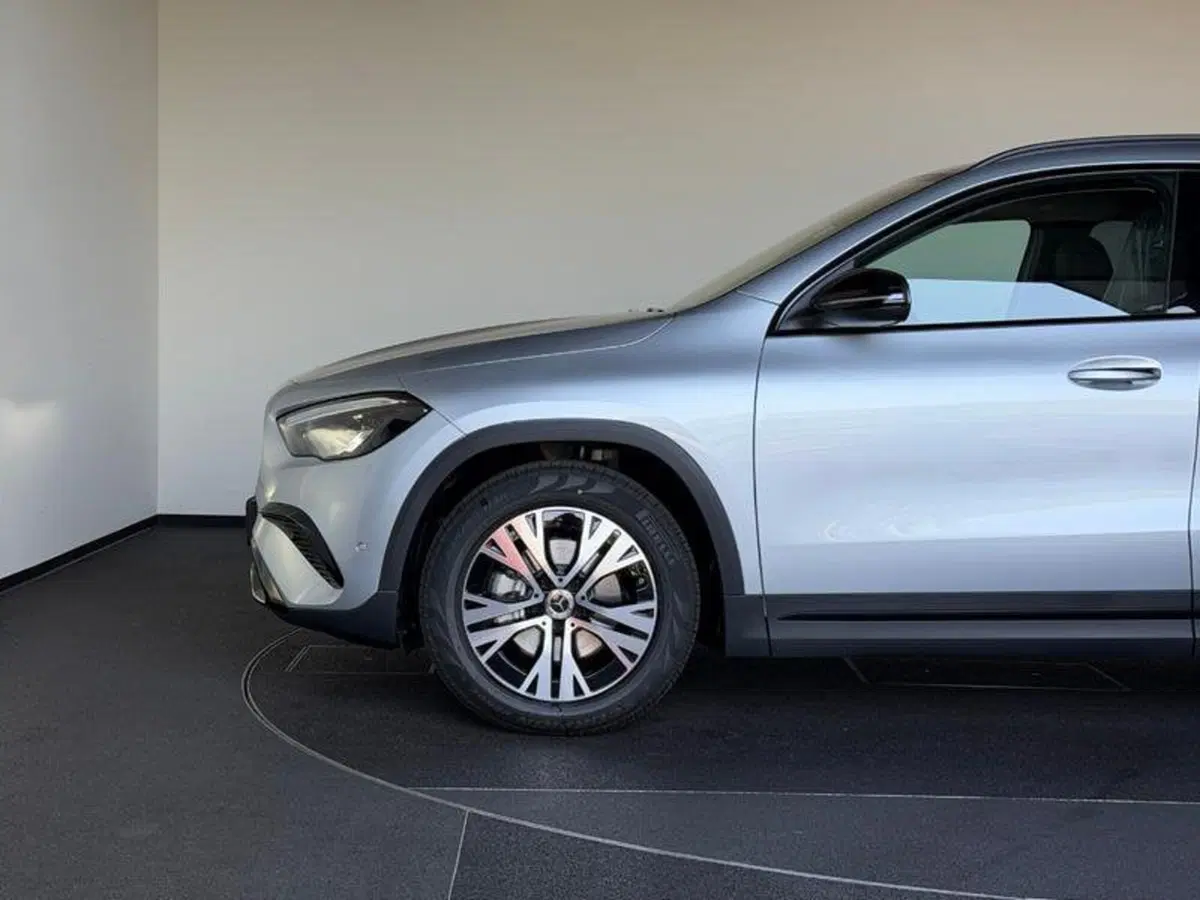 Mercedes-Benz GLA SUV nuova a Bergamo (5)