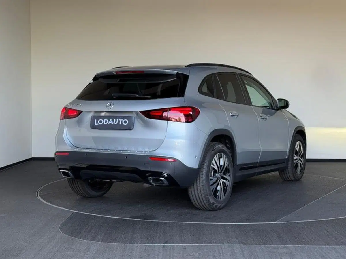 Mercedes-Benz GLA SUV nuova a Bergamo (6)