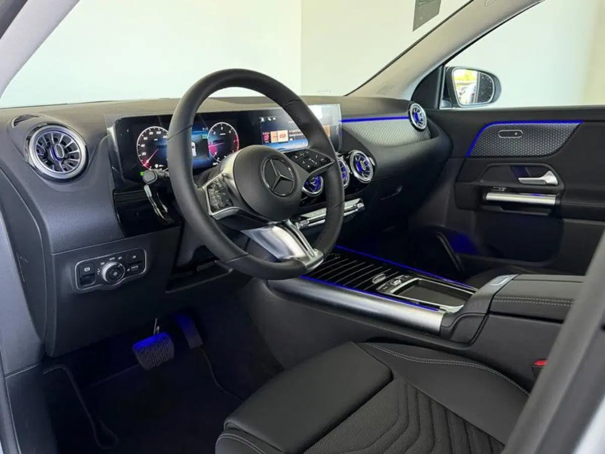Mercedes-Benz GLA SUV nuova a Bergamo (8)