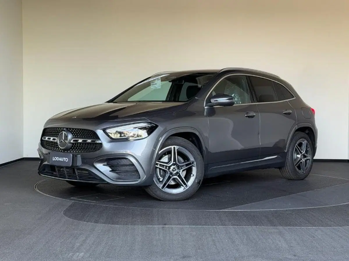 Mercedes-Benz GLA SUV nuova a Bergamo (2)