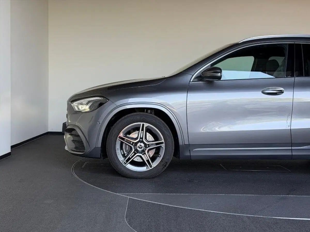 Mercedes-Benz GLA SUV nuova a Bergamo (5)