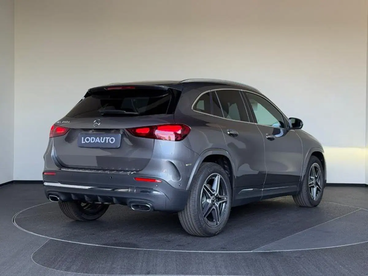 Mercedes-Benz GLA SUV nuova a Bergamo (6)