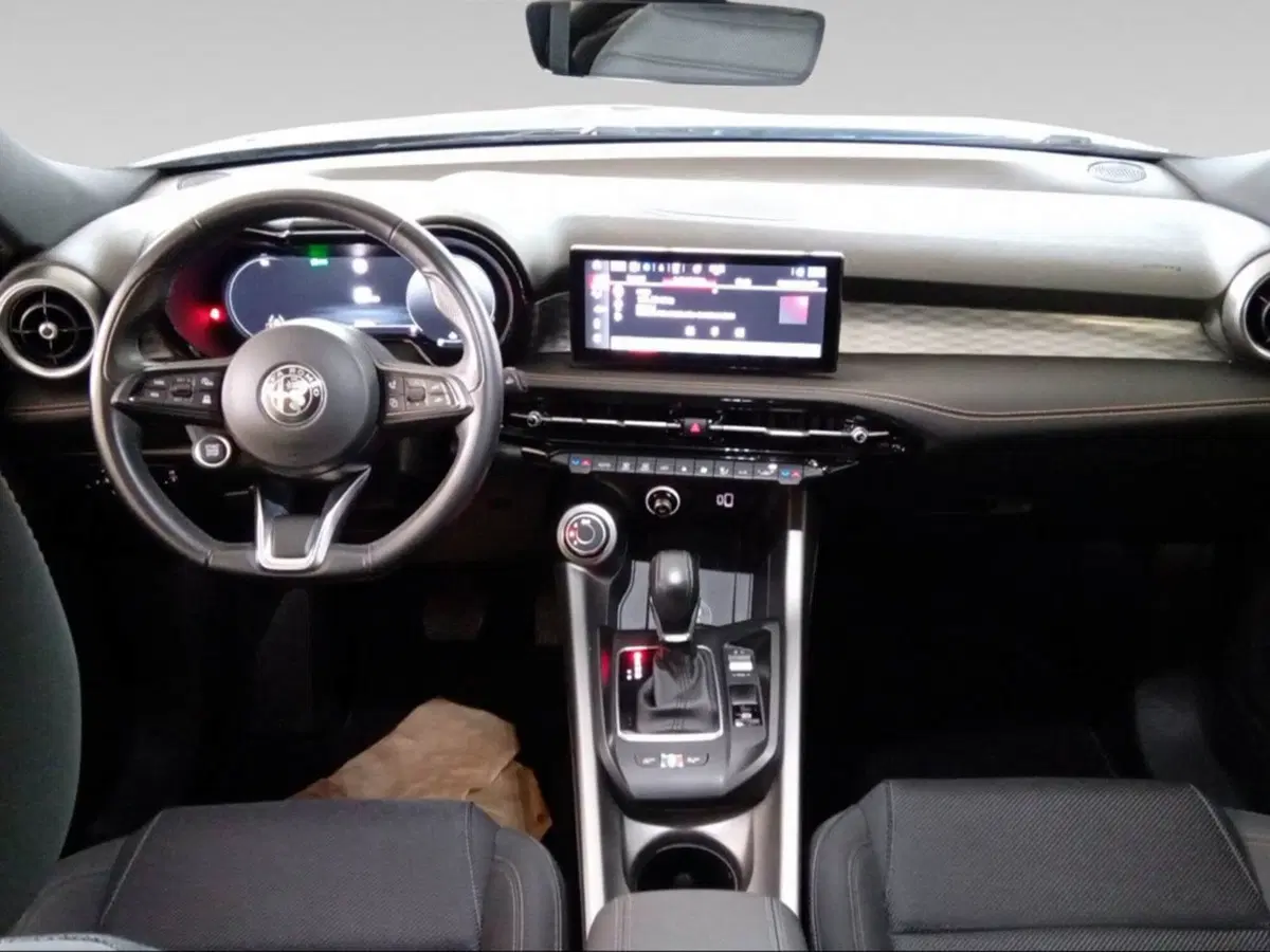 Alfa Romeo Tonale usata a Livorno (14)