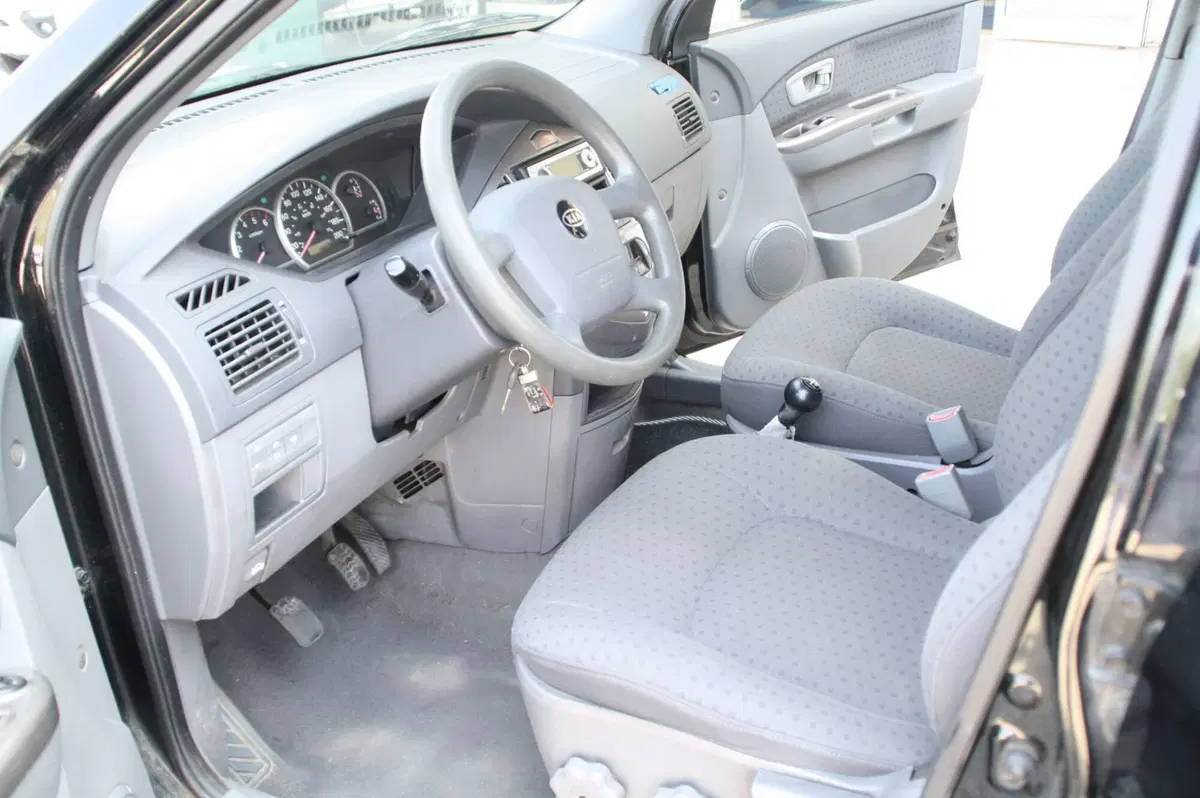 Kia Carens usata a Pordenone (8)