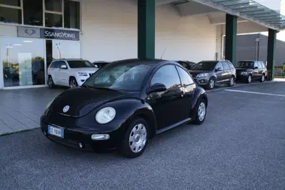 Volkswagen New Beetle 1.6 del 2003 usata a Pordenone