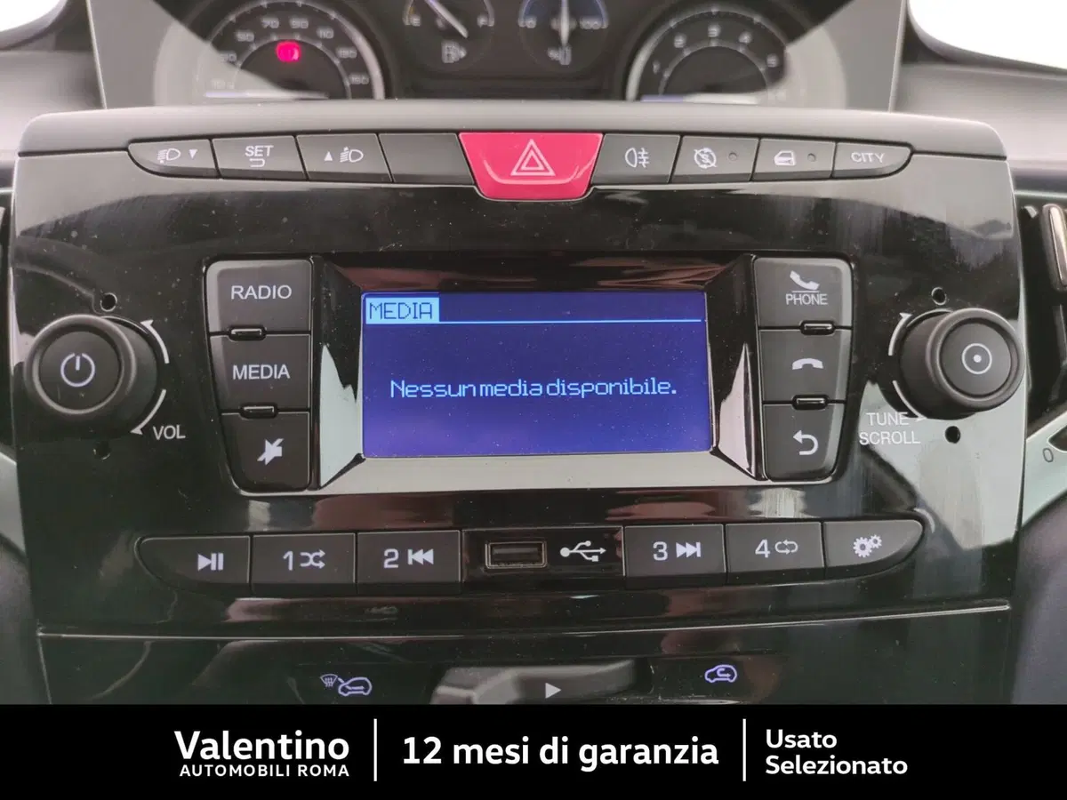 Lancia Ypsilon usata a Roma (16)