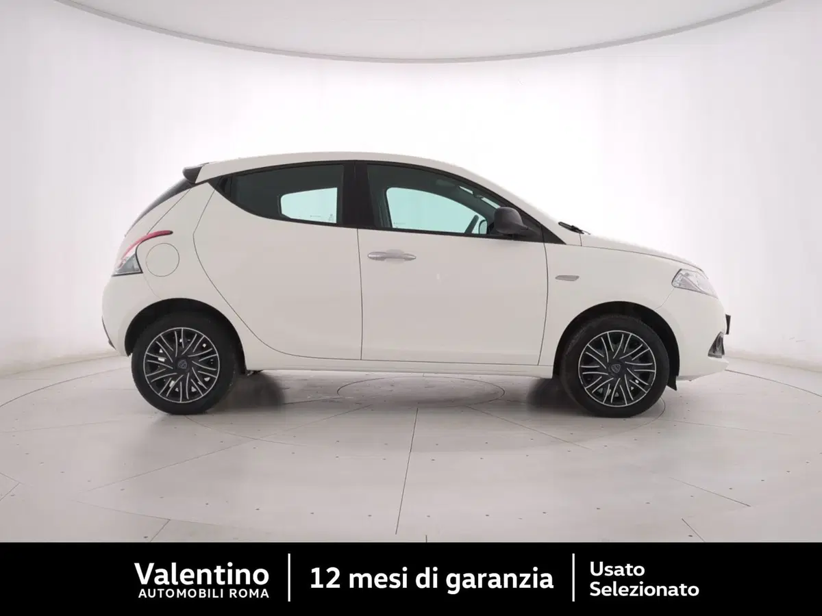 Lancia Ypsilon usata a Roma (2)