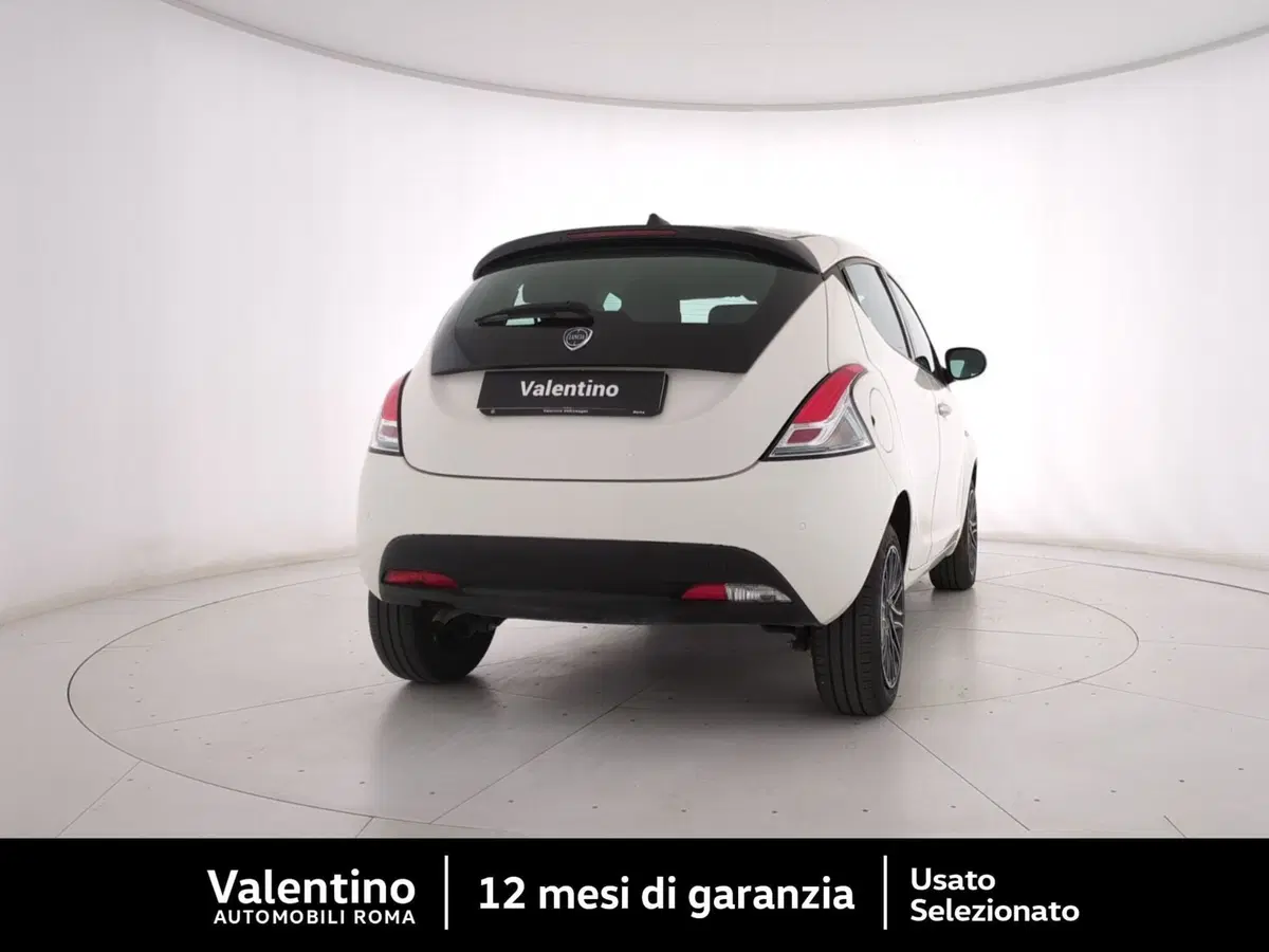 Lancia Ypsilon usata a Roma (3)