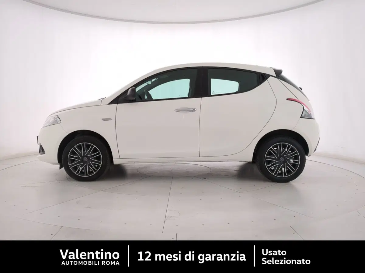 Lancia Ypsilon usata a Roma (4)