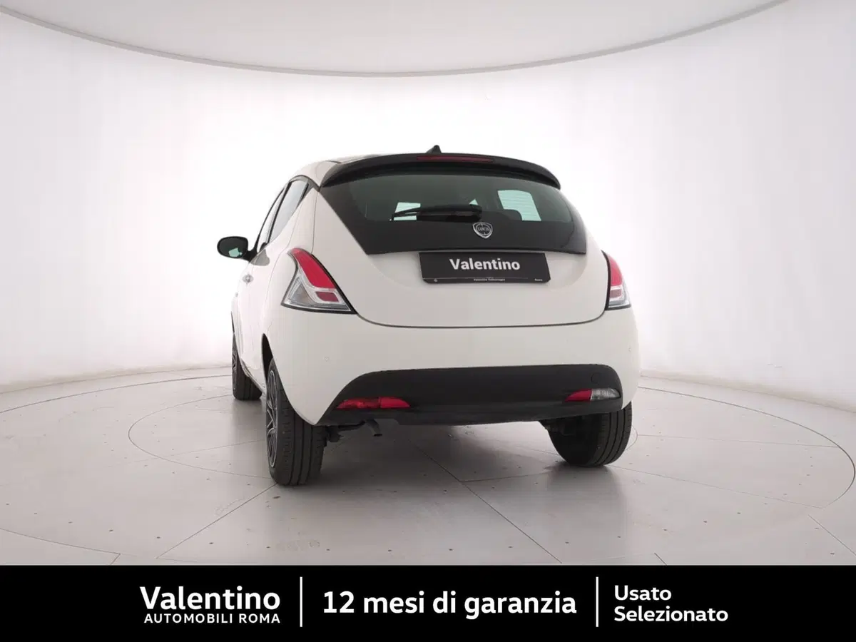 Lancia Ypsilon usata a Roma (5)