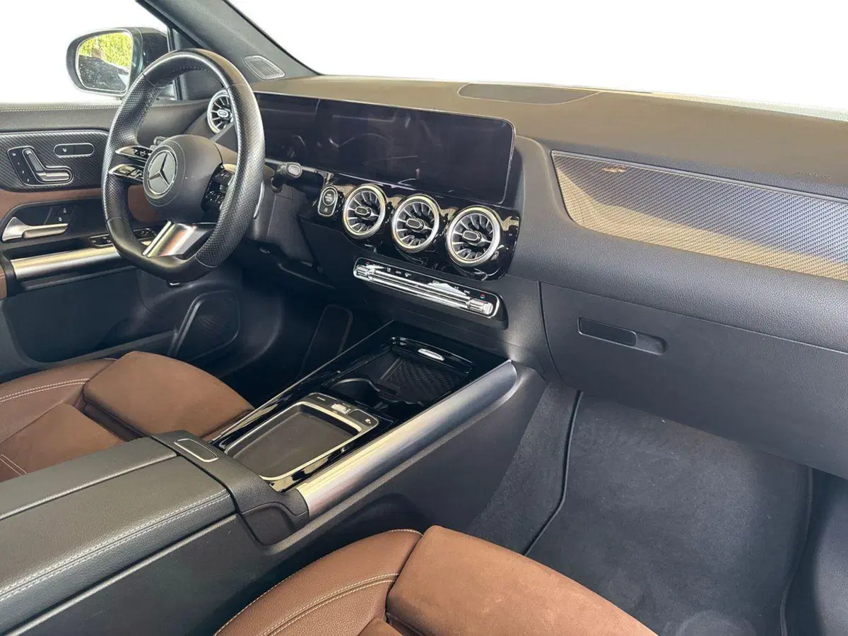 Mercedes-Benz GLA SUV usata a Bari (15)