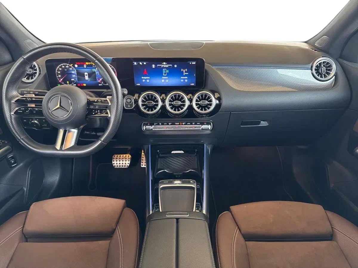 Mercedes-Benz GLA SUV usata a Bari (9)