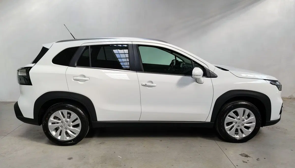 Suzuki S-Cross nuova a Rovigo (12)