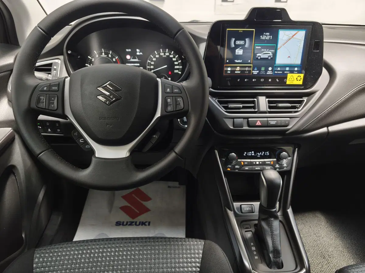 Suzuki S-Cross nuova a Rovigo (9)