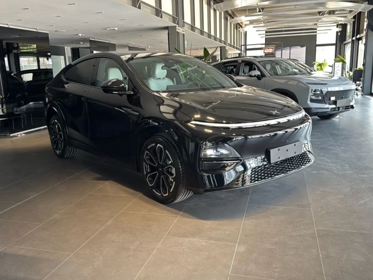 XPeng G6 nuova a Pescara (2)