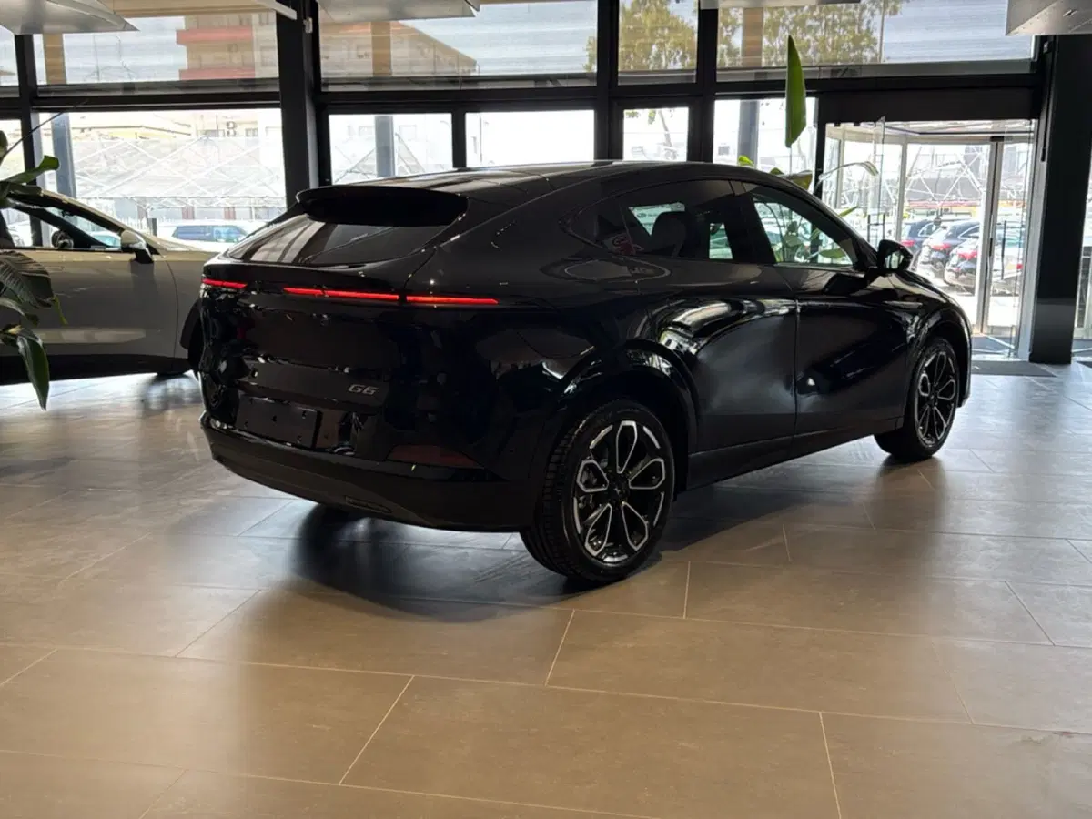 XPeng G6 nuova a Pescara (4)