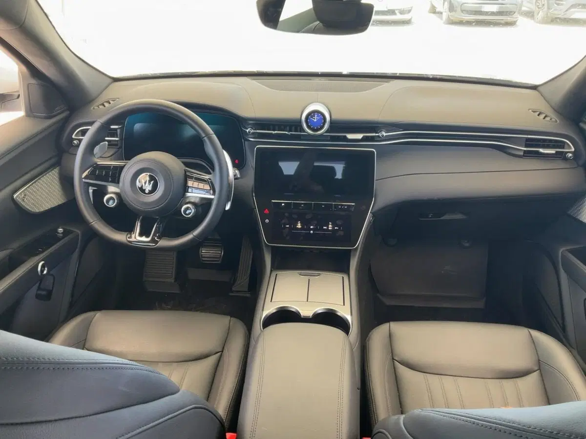 Maserati Grecale usata a Como (9)