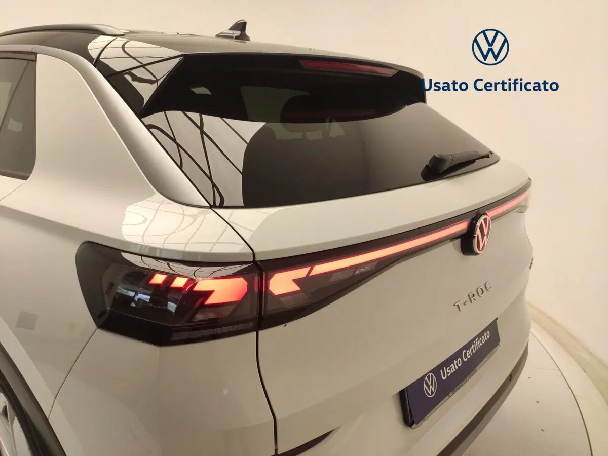 Volkswagen T-Roc nuova a Avellino (12)