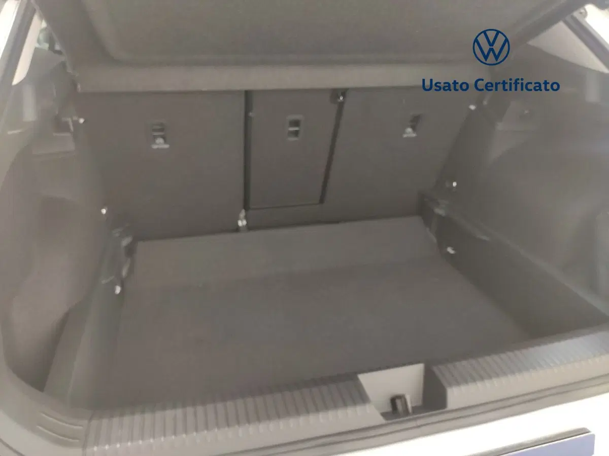 Volkswagen T-Roc nuova a Avellino (14)