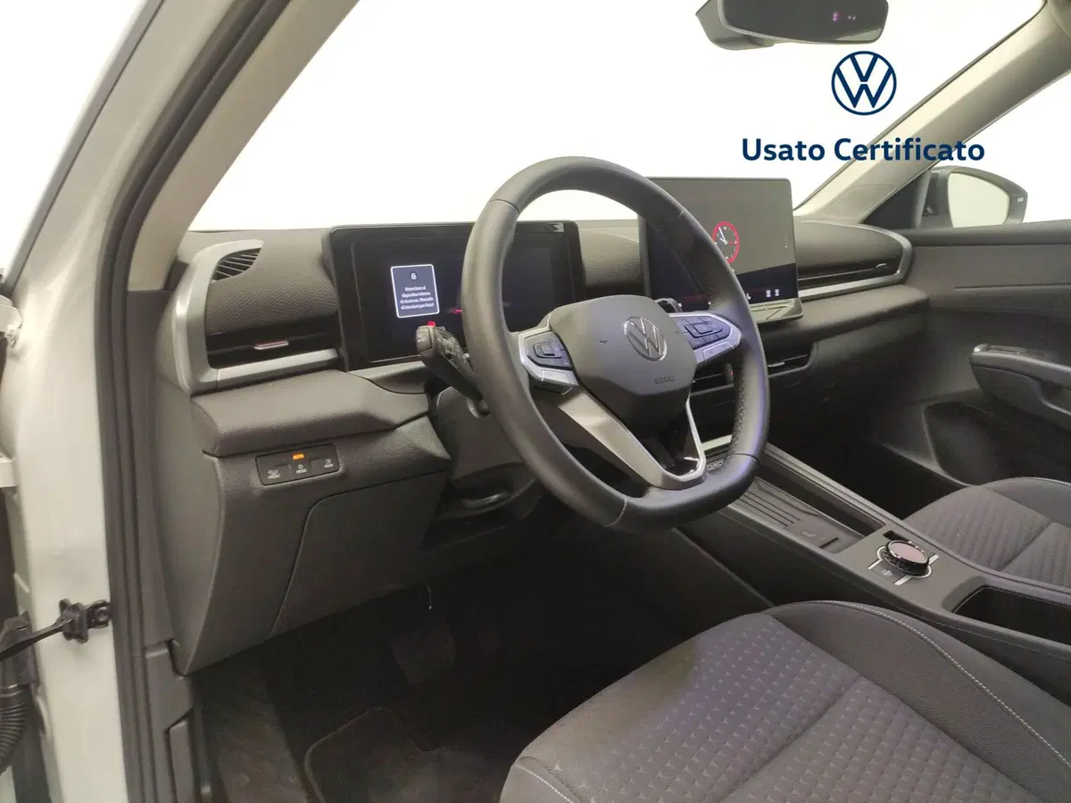 Volkswagen T-Roc nuova a Avellino (17)