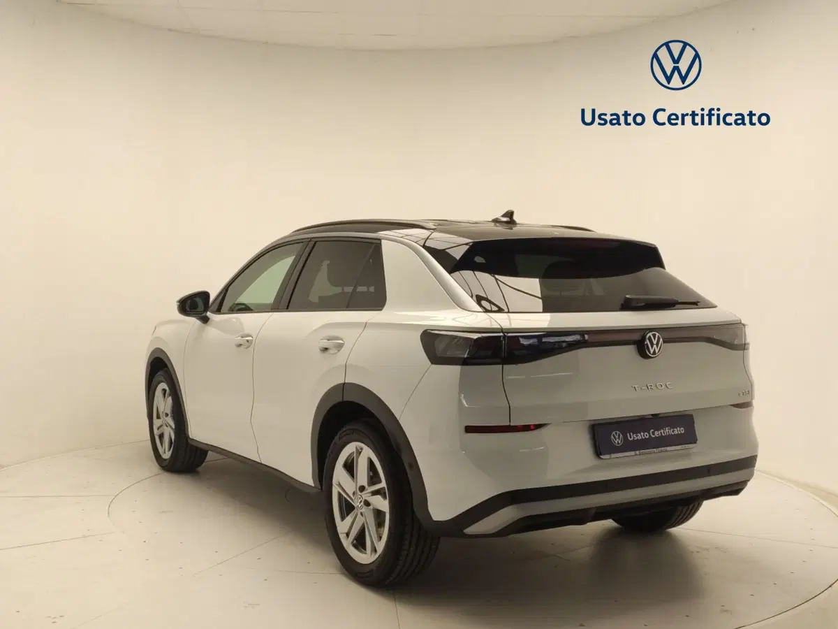 Volkswagen T-Roc nuova a Avellino (5)