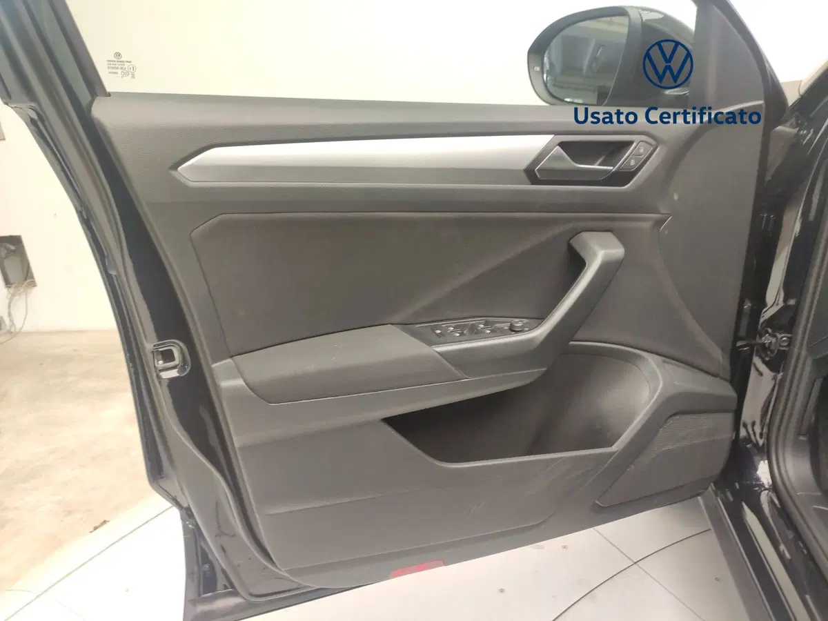 Volkswagen T-Roc usata a Avellino (13)