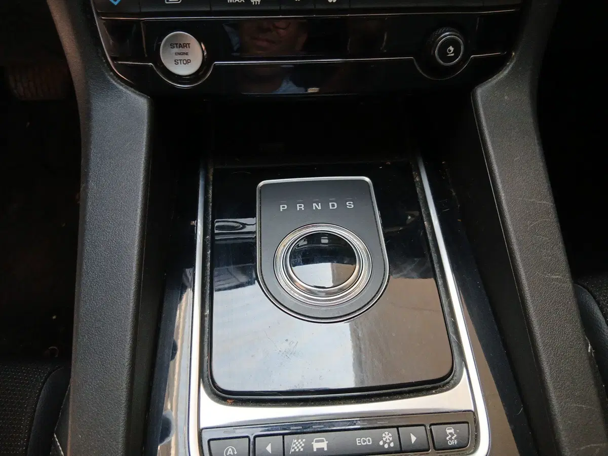 Jaguar F-Pace usata a Pordenone (15)
