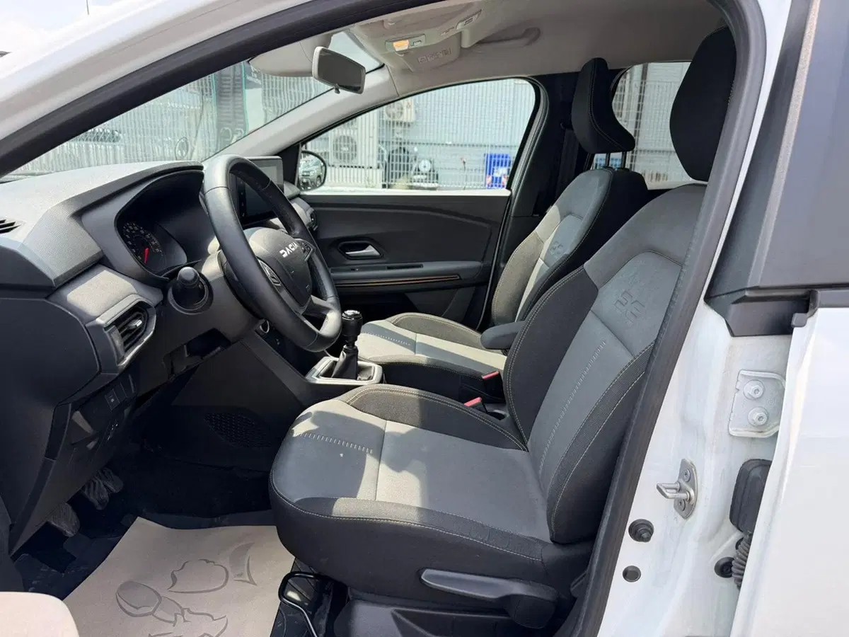 Dacia Jogger usata a Brescia (16)