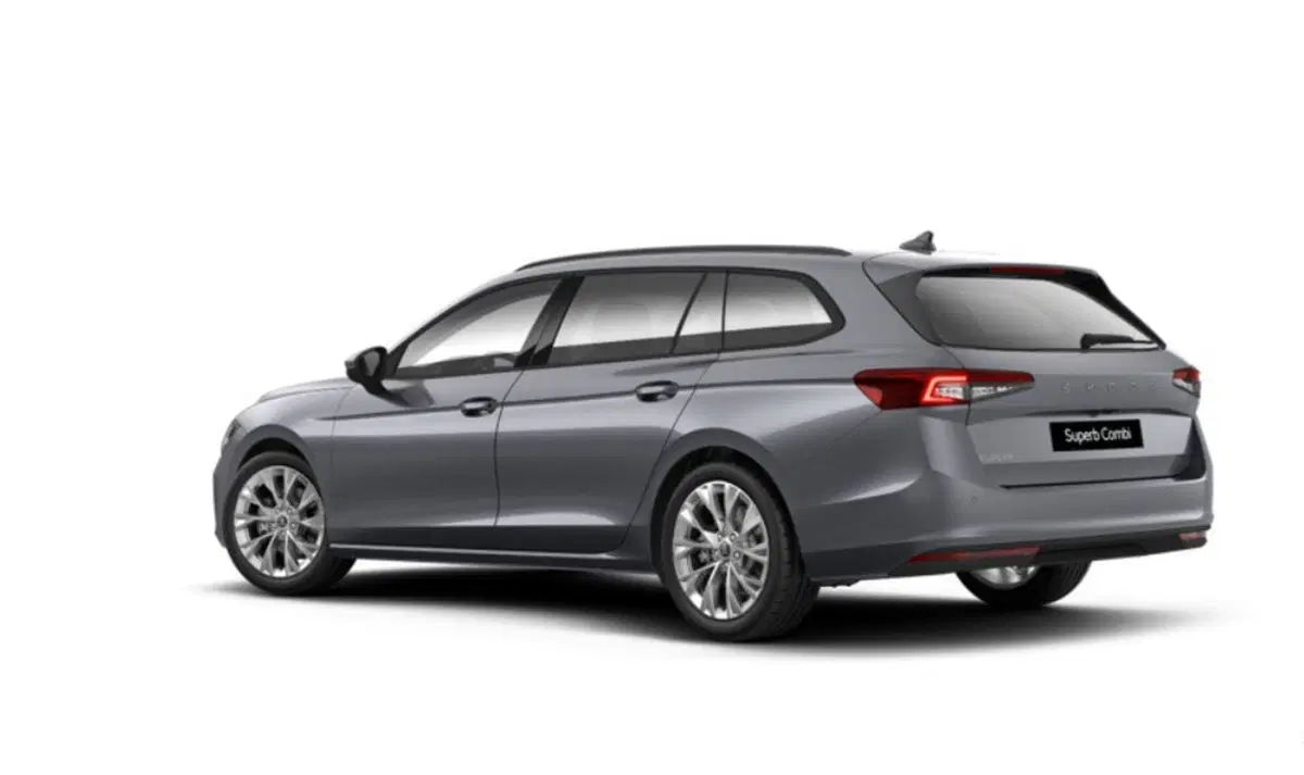 Skoda Superb nuova a Torino (3)