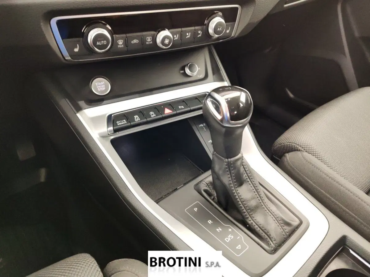 Audi Q3 Sportback usata a Massa-Carrara (11)