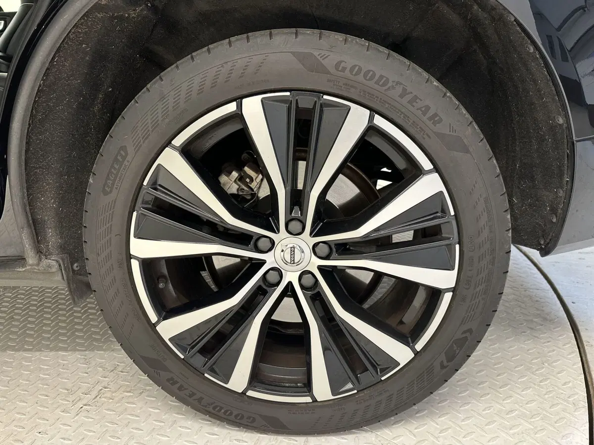 Volvo XC60 usata a Bergamo (9)