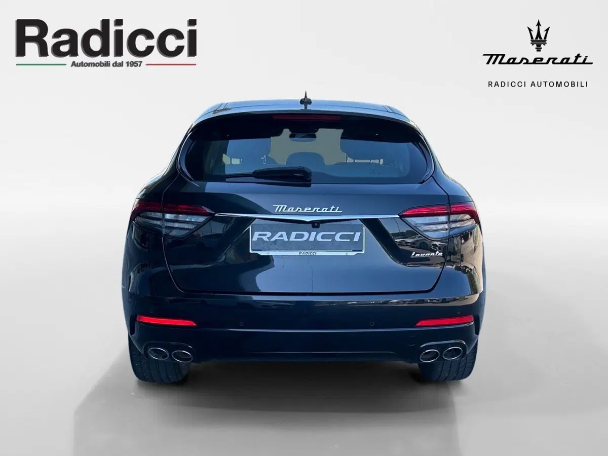 Maserati Levante usata a Ancona (11)