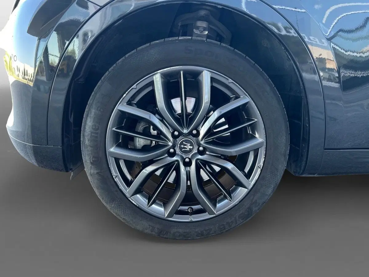 Maserati Levante usata a Ancona (13)