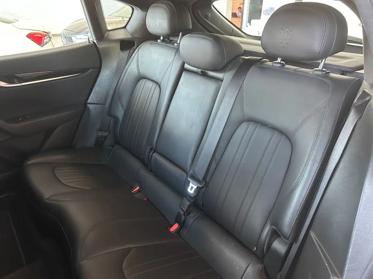 Maserati Levante usata a Ancona (8)
