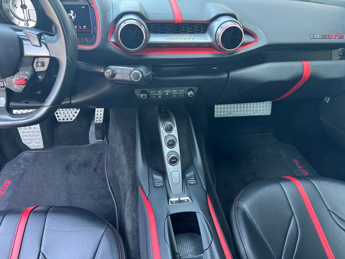 Ferrari 812 Spider usata a Ancona (15)