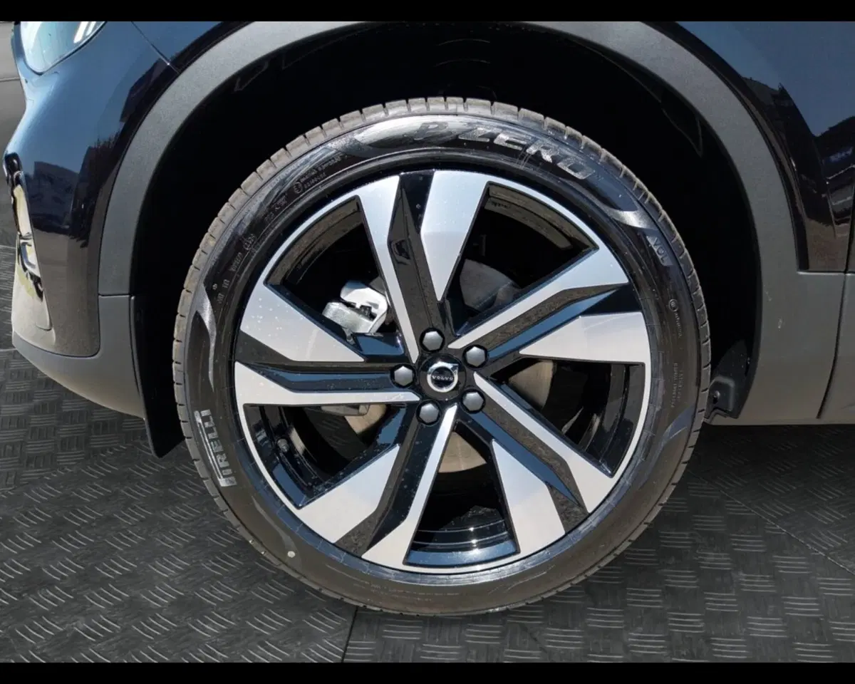 Volvo XC40 nuova a Bologna (14)