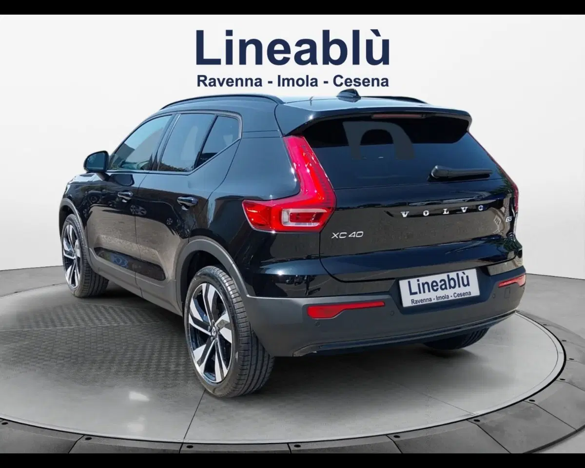 Volvo XC40 nuova a Bologna (3)