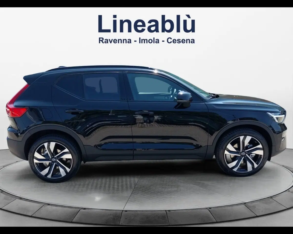 Volvo XC40 nuova a Bologna (6)