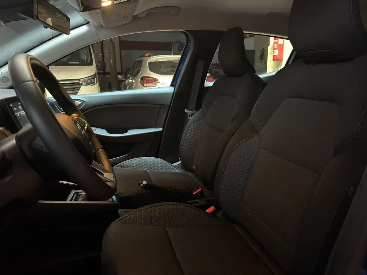 Renault Clio usata a Milano (16)