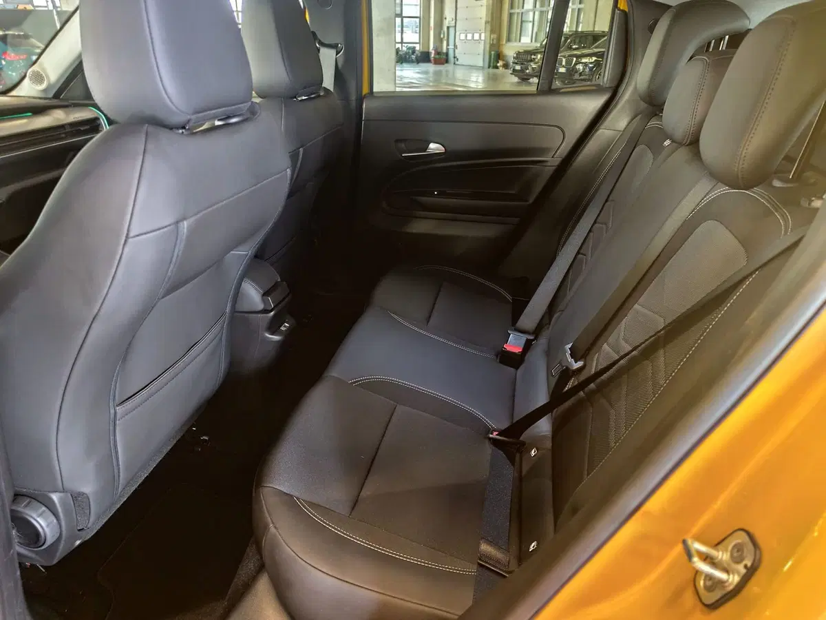 Jeep Avenger usata a Milano (17)