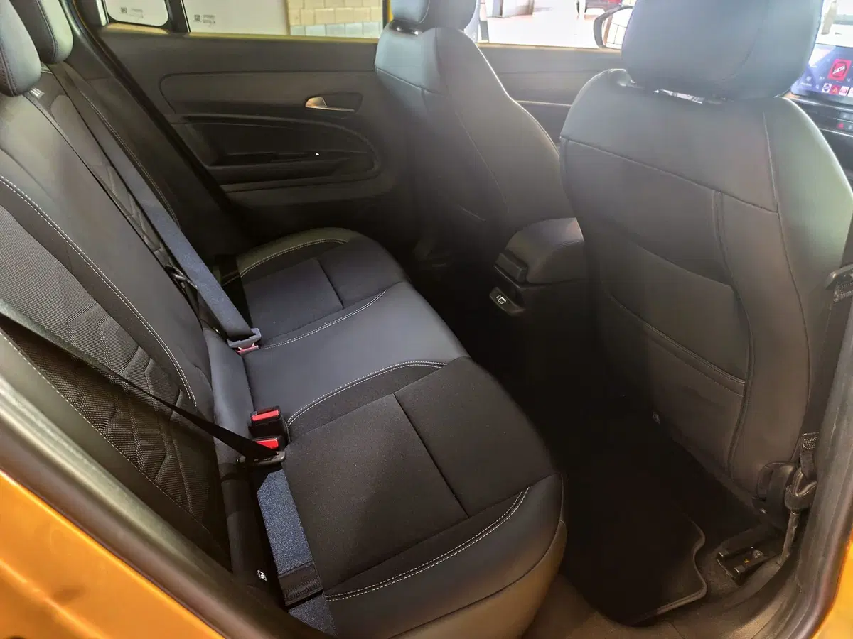 Jeep Avenger usata a Milano (18)