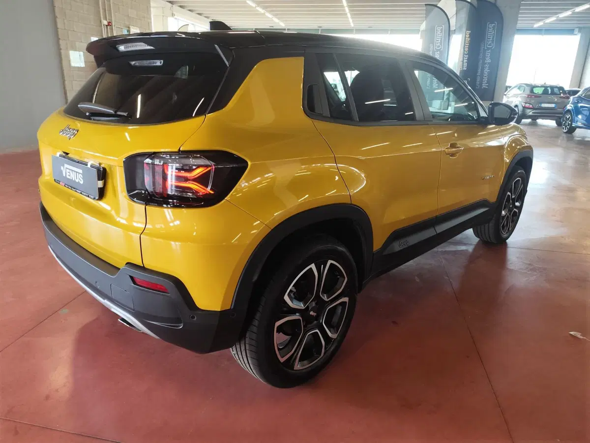 Jeep Avenger usata a Milano (6)