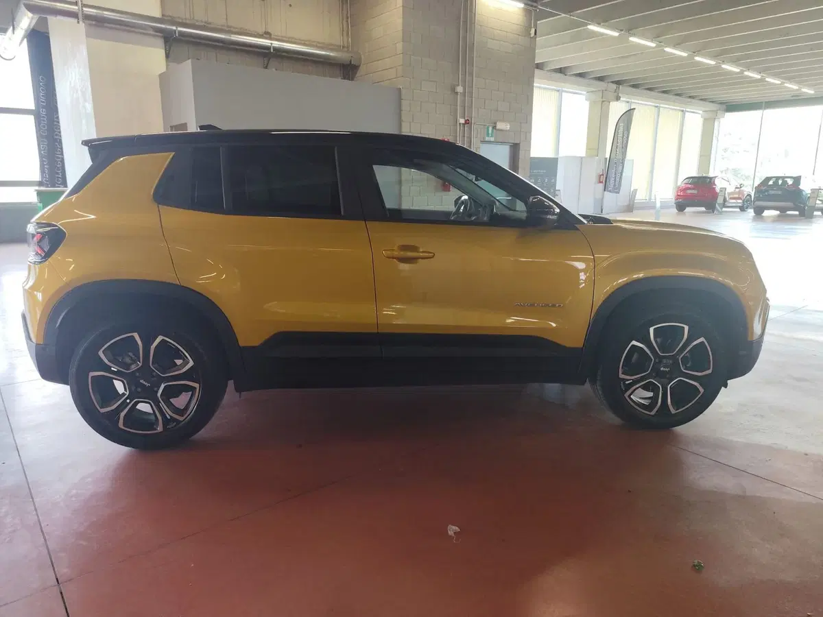 Jeep Avenger usata a Milano (7)