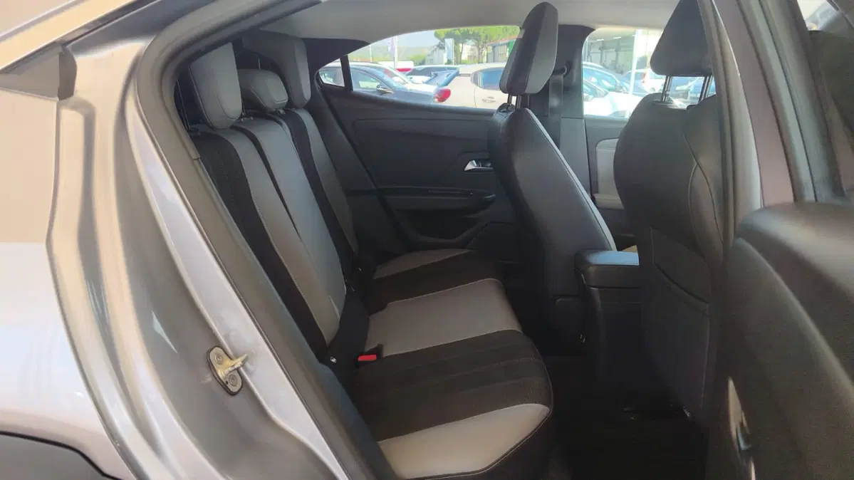 Opel Mokka-e usata a Firenze (12)